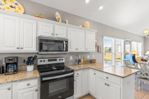 3 Palm- 4 Bd 3 Ba Island Park Home 2 Blocks From Beach in Island Park!